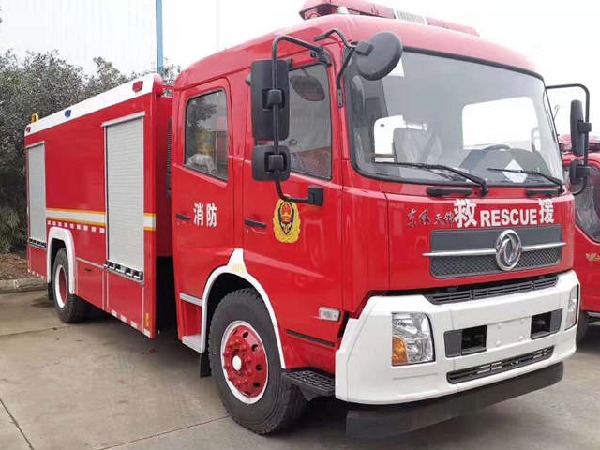 中潔牌東風(fēng)天錦6噸水罐消防車(chē)